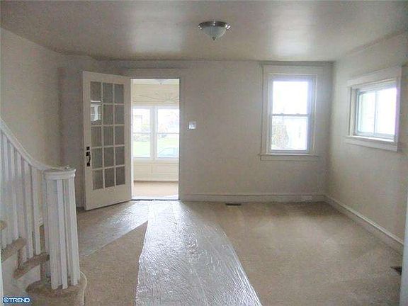5th image of 186 Fairview Ave