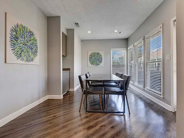 Harlowe Apartments — Photo 17