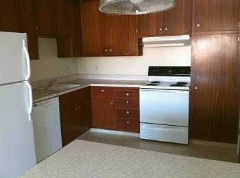 3rd image of 1033 Jefferson Ave APT 10