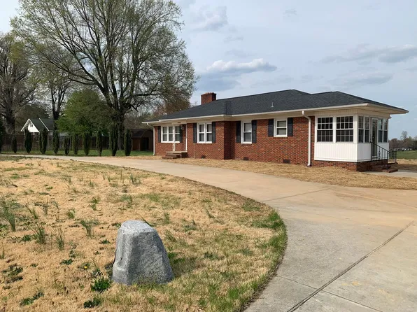 4529 Pleasant Garden Rd, Greensboro, NC 27406
