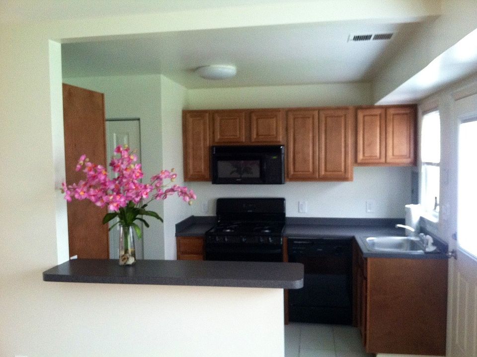 2nd image of 76 Settler Rd