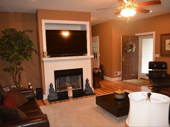 4th image of 2208 Emsworth Dr