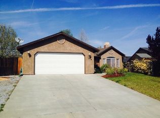1374 Donita Dr, Red Bluff, CA 96080
