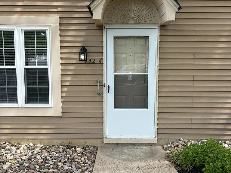 442 Thornwood Dr #A — Photo 1