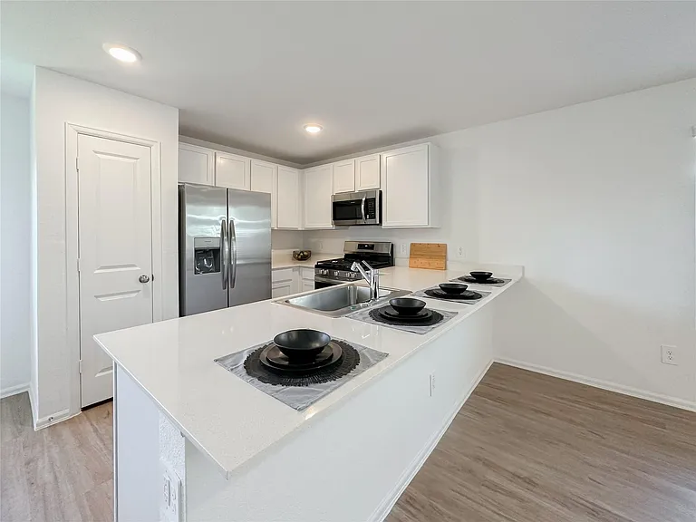 1444 Las Cuevas Dr — Photo 9