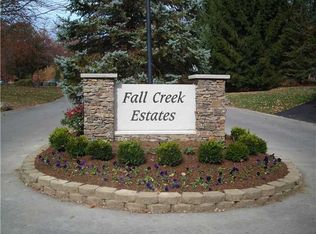 9905 Ridge Dr, Indianapolis, IN 46256