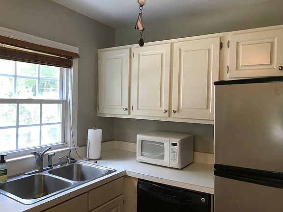 3rd image of 1502 N Elam Ave