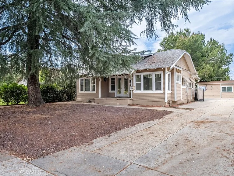 809 E Colton Ave — Photo 34
