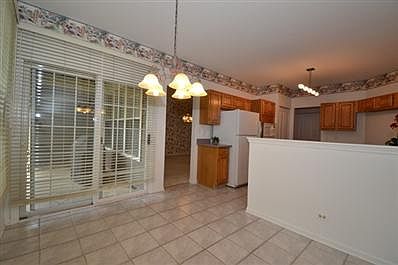5th image of 106 Yale Ct