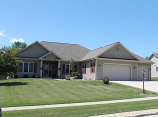 N551 Westview Dr, Oconomowoc, WI 53066