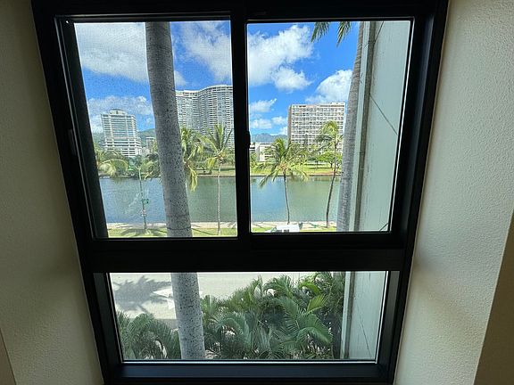 4th image of 2055 Ala Wai Blvd #411