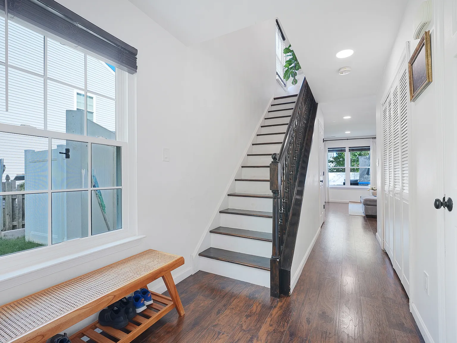 3 bed, 1353 sqft, $2,550 — Photo 3