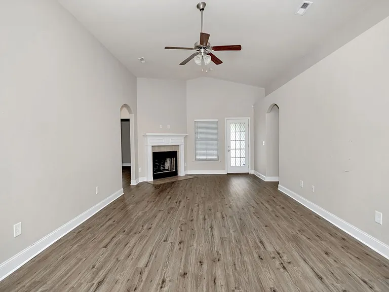 130 Tybee Dr — Photo 17