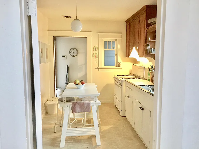 1222 Cabrillo Ave — Photo 25