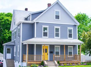 44 Worsted St, Franklin, MA 02038