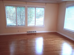 425 SW Sheridan St APT B, Portland, OR 97201