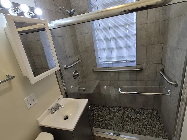 4630 N Monticello Ave #3E — Photo 7