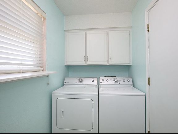 5th image of 220 E Glenpool Blvd S
