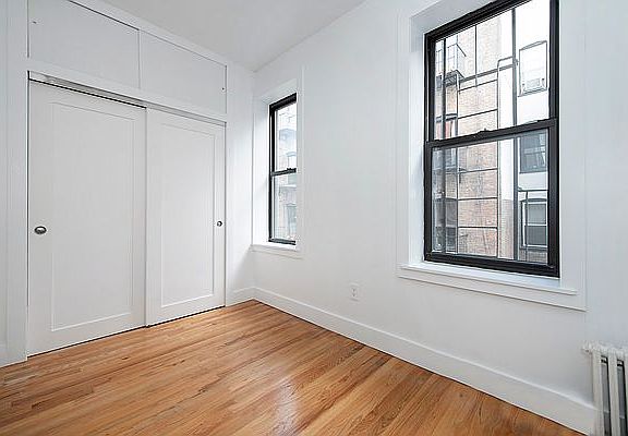 2nd image of 423 16th St #7D