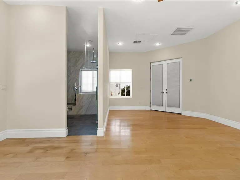 3043 Red Springs Dr — Photo 27