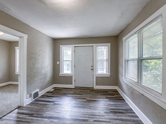3rd image of 2830 Myrtle Ave