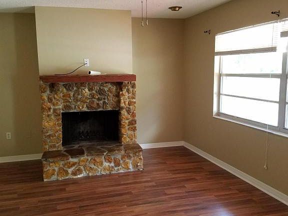 3rd image of 519 NE 44th Ave