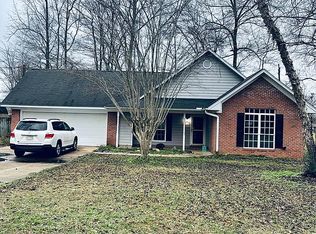 553 Drake Cir, Columbus, MS 39702