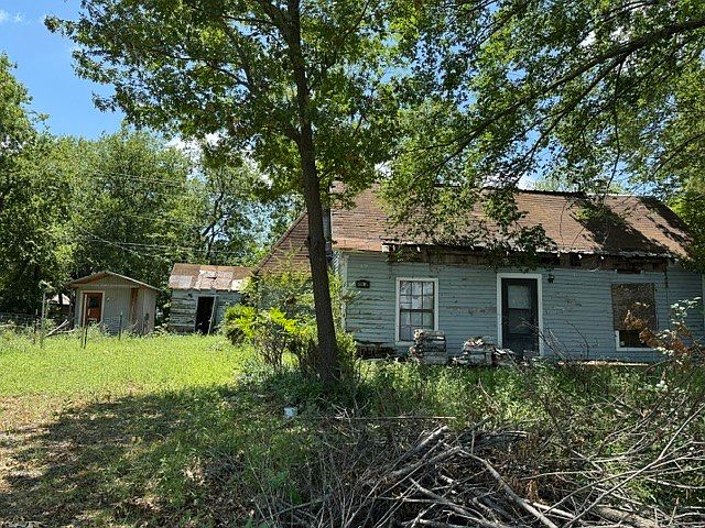 1st image of 419 W Pine St