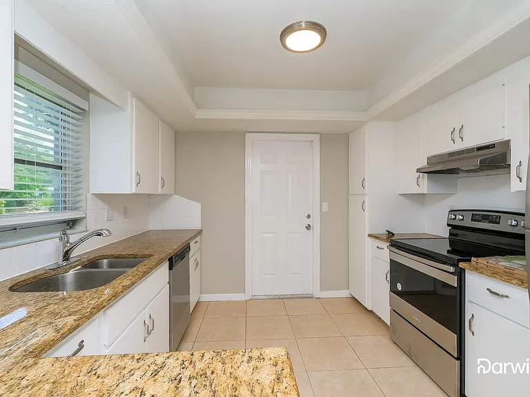 3416 Dunbar Dr — Photo 2