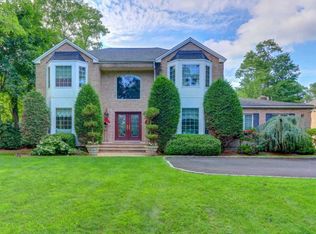 567 Pulaski Rd #567, Kings Park, NY 11754