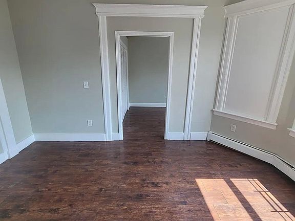 4th image of 188 Isabella Ave #2