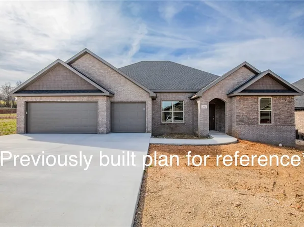 300 Doral Dr, Cave Springs, AR 72718