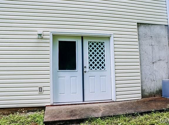 4th image of 802 Donaldson St