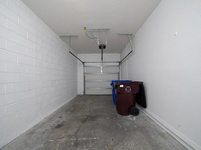 2148 Betsy Ross Ln — Photo 31