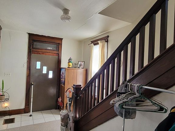 5th image of 628 Vermont Ave