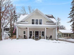 530 Greenwood Ave SE, East Grand Rapids, MI 49506