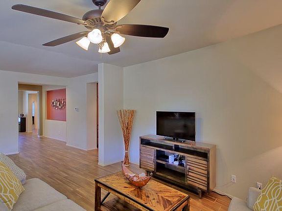 3rd image of 3401 S Sunland Dr