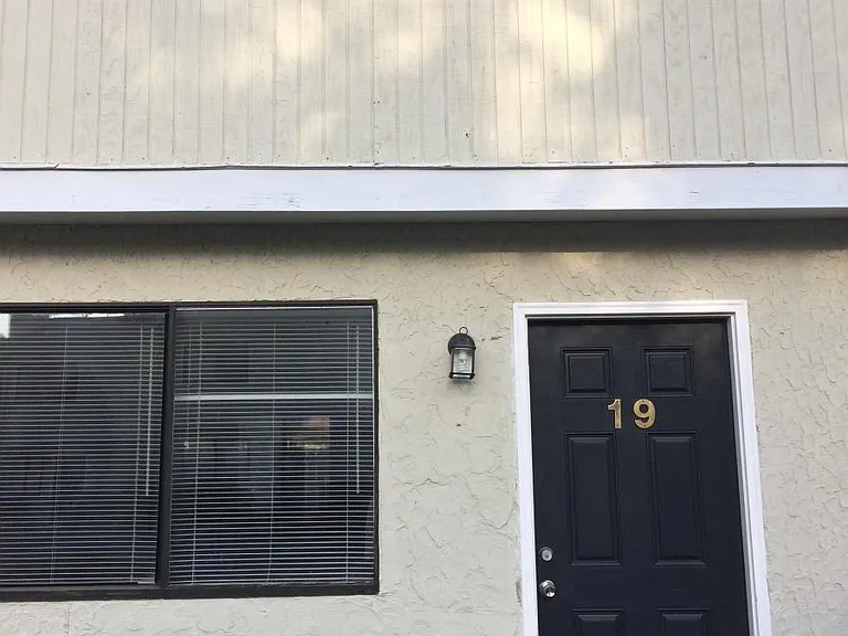 1465 Grant Cir #19 — Photo 1