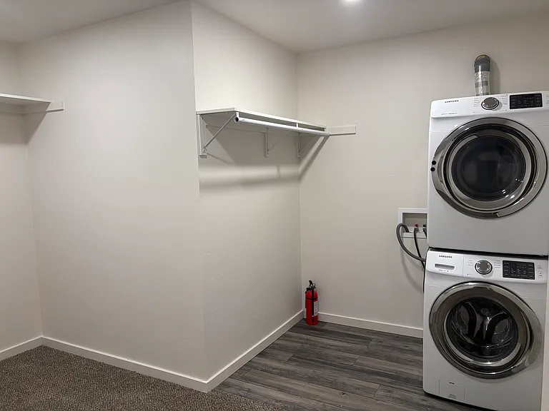 1504 E Crescent Dr S — Photo 8