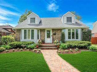 5 Leonard Rd, Syosset, NY 11791