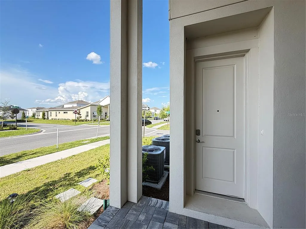 1 bed, 1.0 bath, 900 sqft, $1,750 — Photo 3