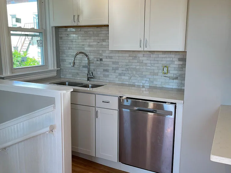 38 Brackett St #3 — Photo 3