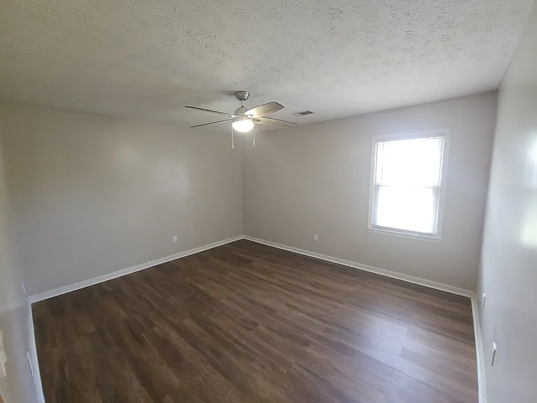 5727 Lexington Dr — Photo 34