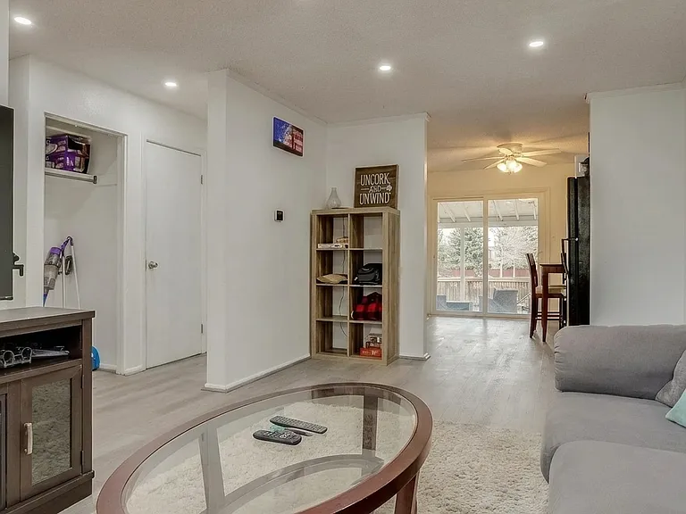 11646 Lincoln St — Photo 70