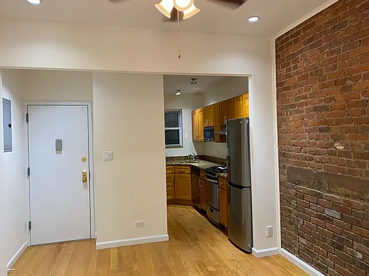 Rented by Compass | media 25