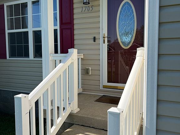 3rd image of 1705 Madison Ct
