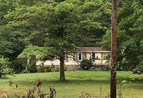 2nd image of 143 Alloway Friesburg Rd