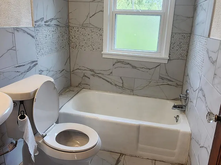 9024 Evergreen Ave — Photo 11