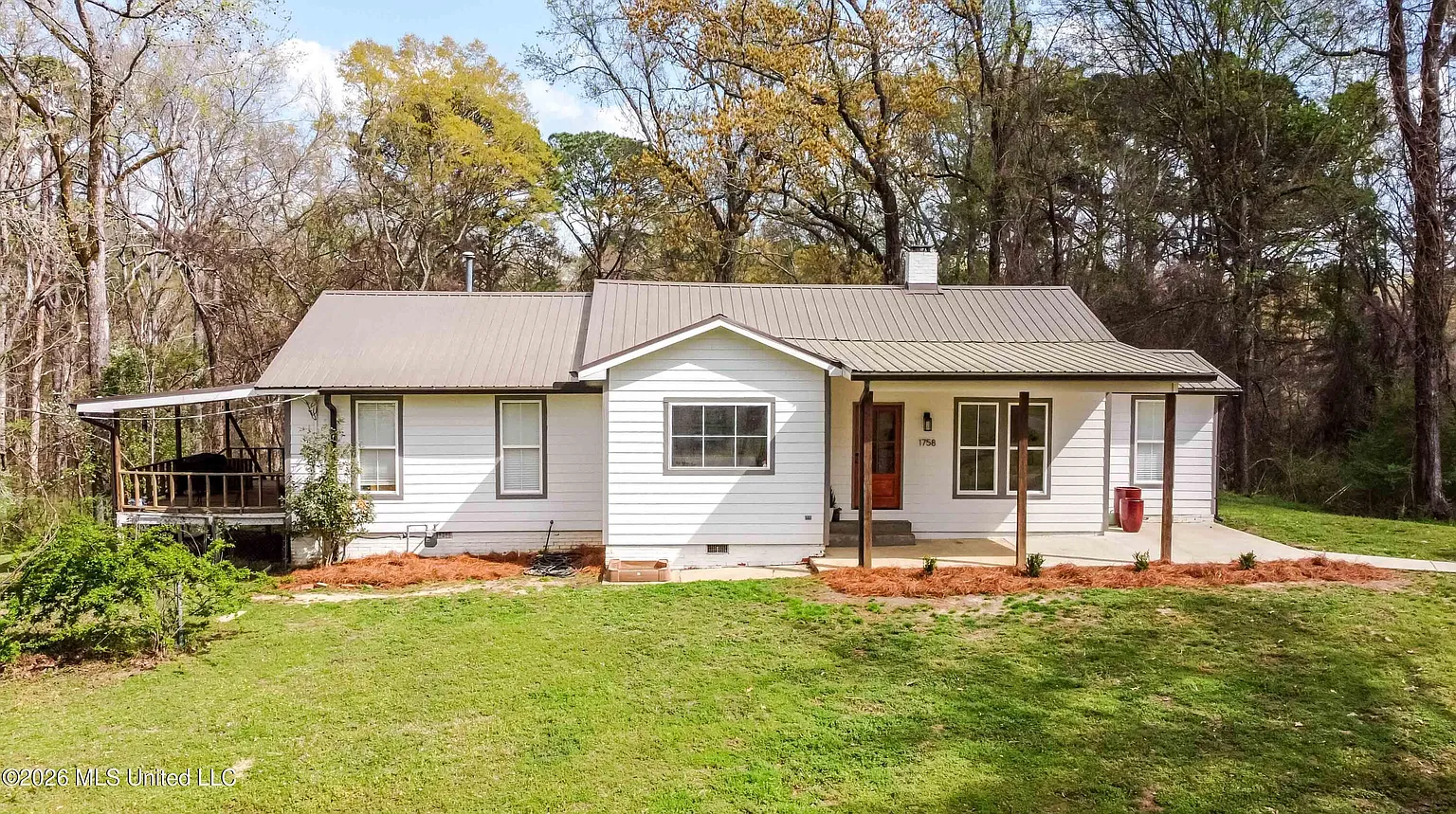 1758 Highway 471 photo 1