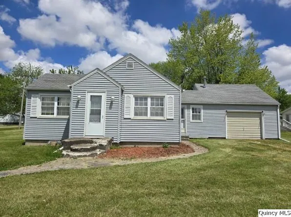 301 North St, Augusta, IL 62311